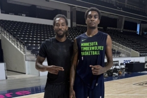 开云体育下载-切磋技艺自媒体晒今日莱昂纳德和麦丹训练照